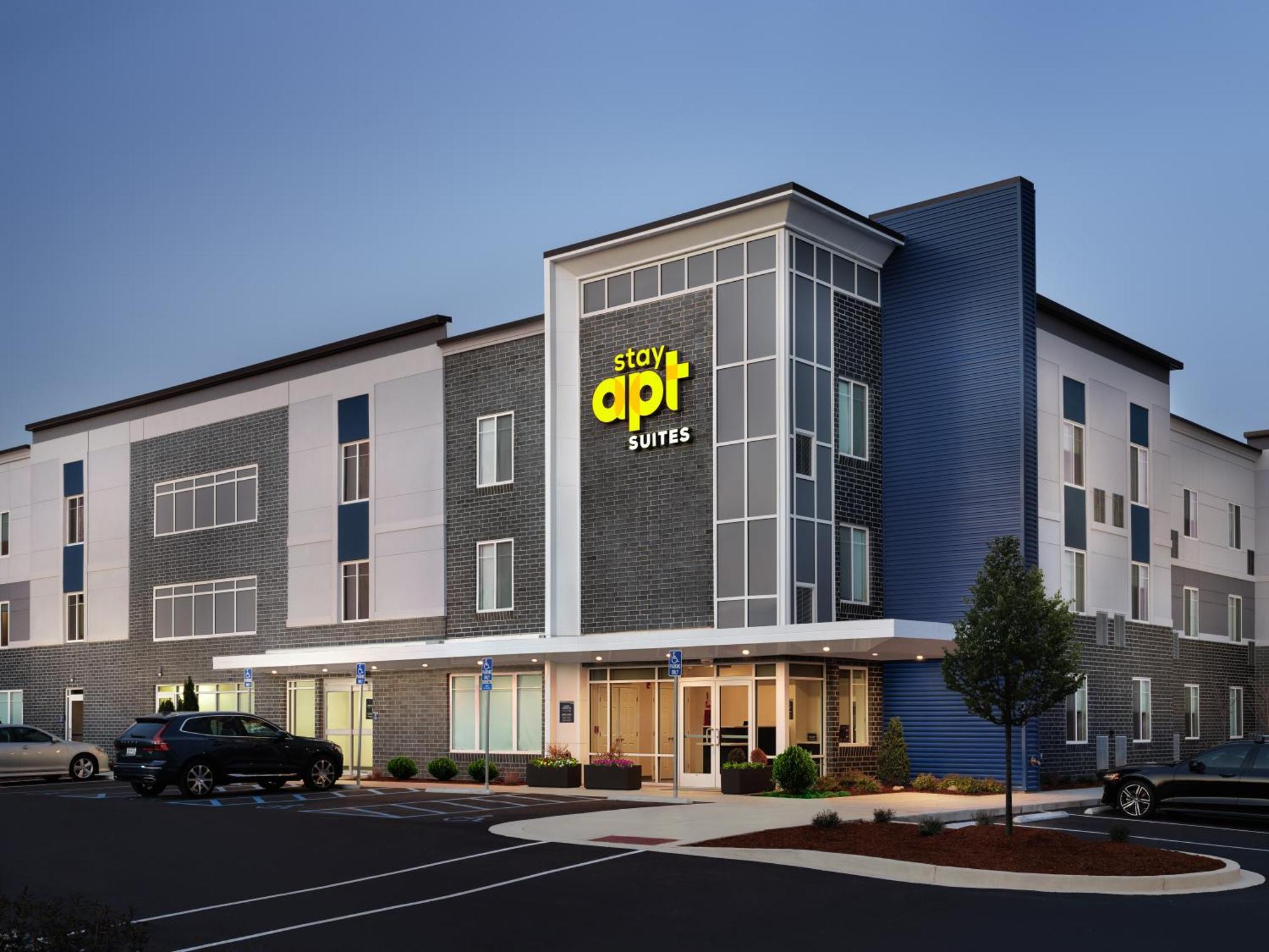 Stayapt Suites Atlanta-Newnan Exterior photo