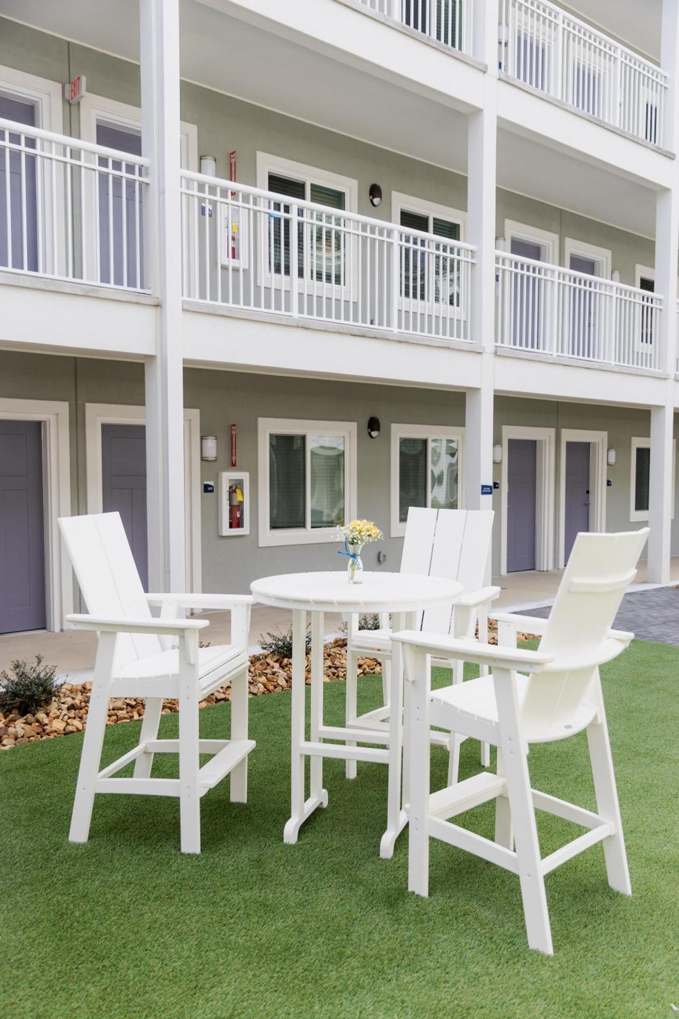 Stayapt Suites Atlanta-Newnan Exterior photo