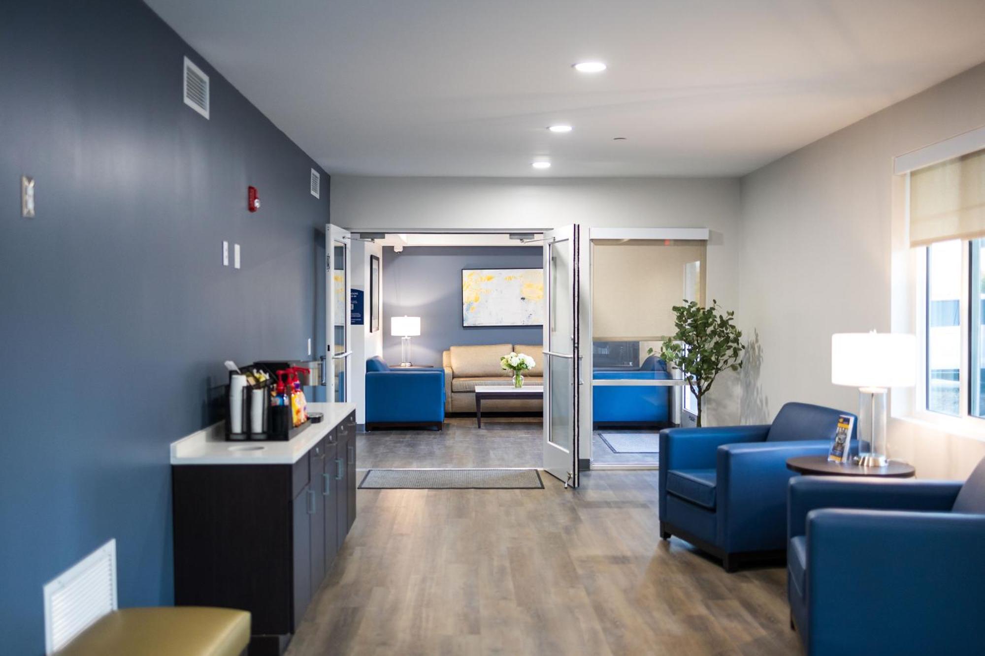 Stayapt Suites Atlanta-Newnan Exterior photo